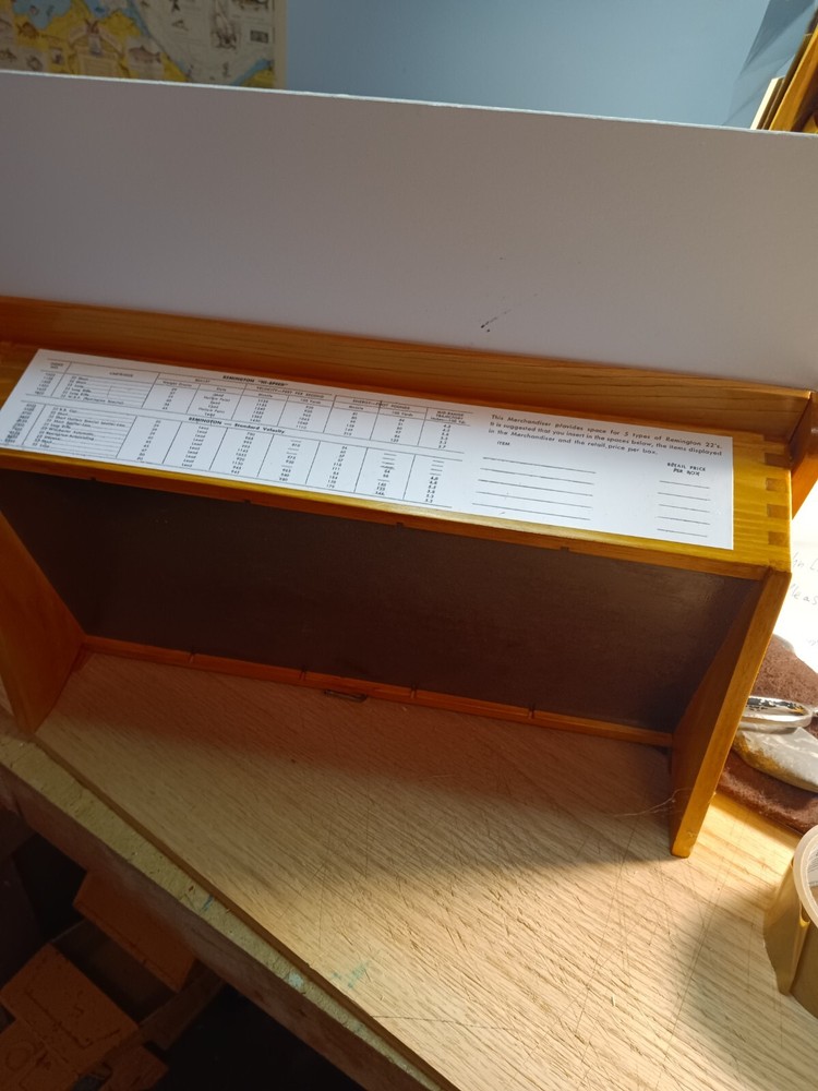 Winchester, Remington, Peter's,CIL, ammo display case
