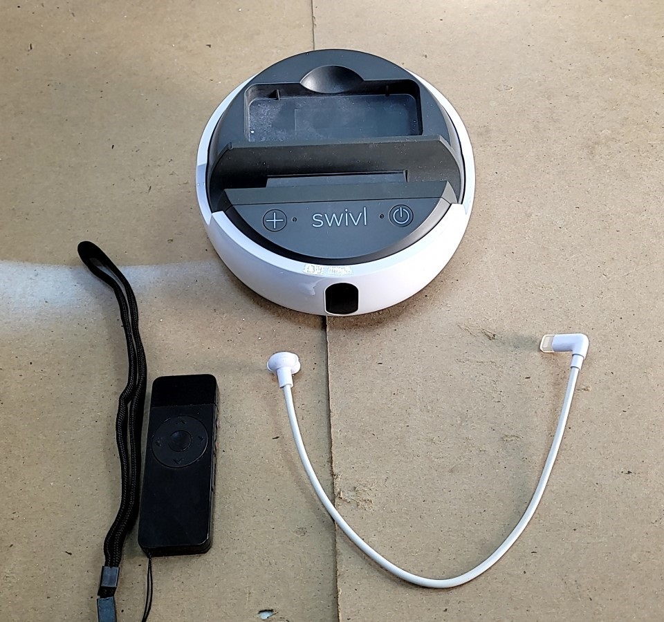 SWIVL SW3322G Presentation Robot Model w/ Case SEE NOTES