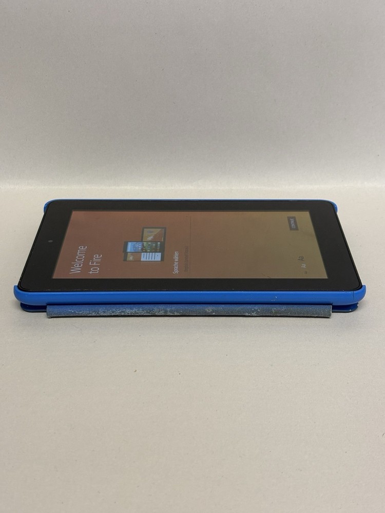 Amazon Fire 7 Tablet & Case Bundle #5093