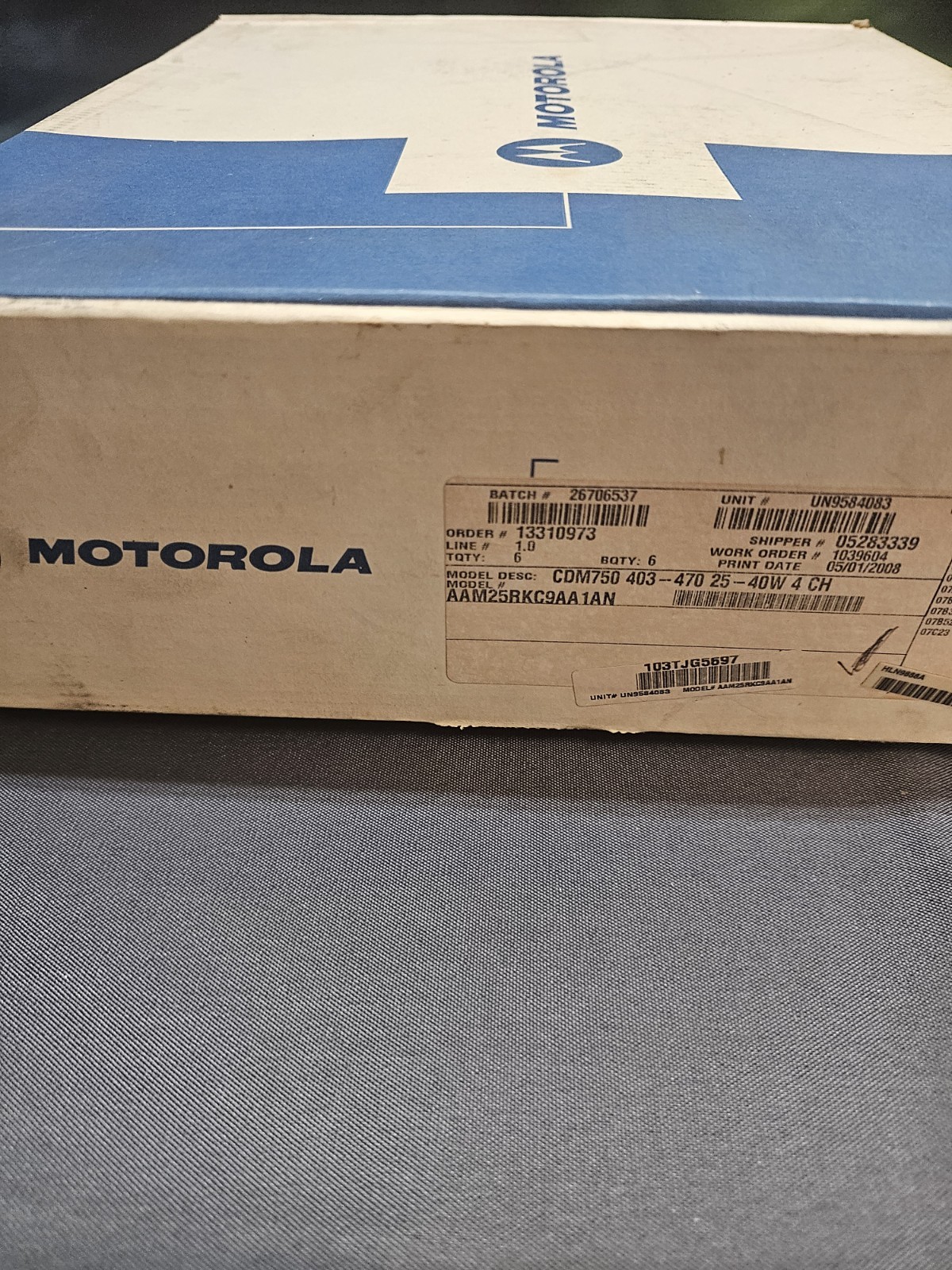 NEW in Box Motorola CDM750 UHF 403-470MHz 40 Watt AAM25RKC9AA1AN