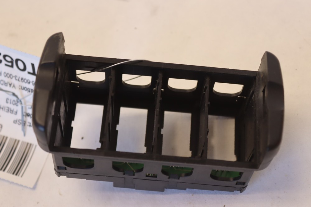 2008-2017 FREIGHTLINER CASCADIA 125 DASH EXPANSION SWITCH MODULE BRACKET OEM