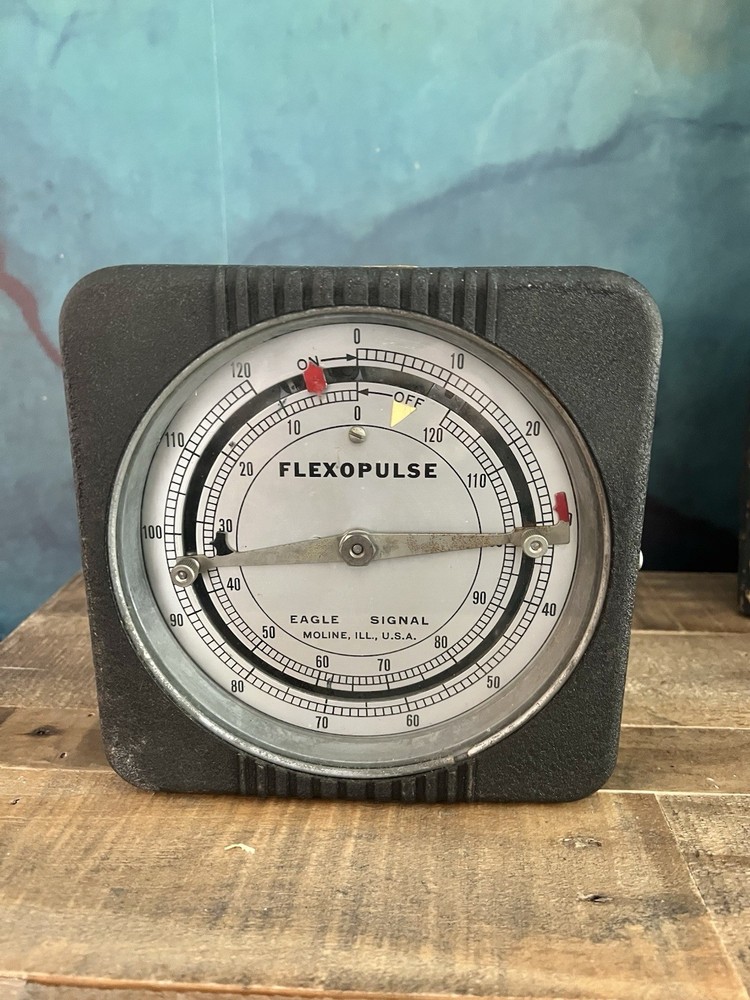 Vintage Eagle Signal Corp FLEXOPULSE Industrial Countdown Timer. Not tested