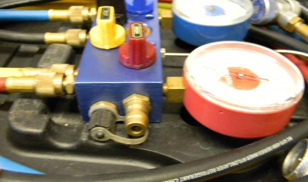 MASTERCOOL FOUR WAY CHARGING AND TESTING MANIFOLD GAUGE SET