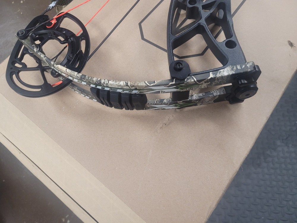 Xpedition DLX compound bow