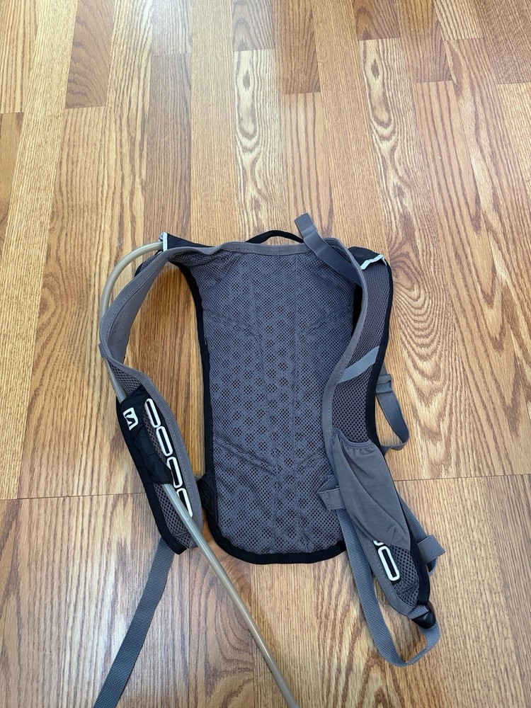 Salomon Agile 2 Set Backpack A Low-profile Hydration Pack Designed for Trai NEW