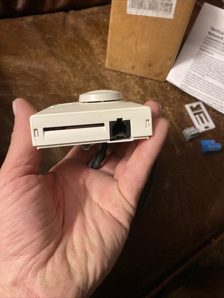 Johnson Controls NS-BTB7002-0 Network Zone Sensor Room Temperature