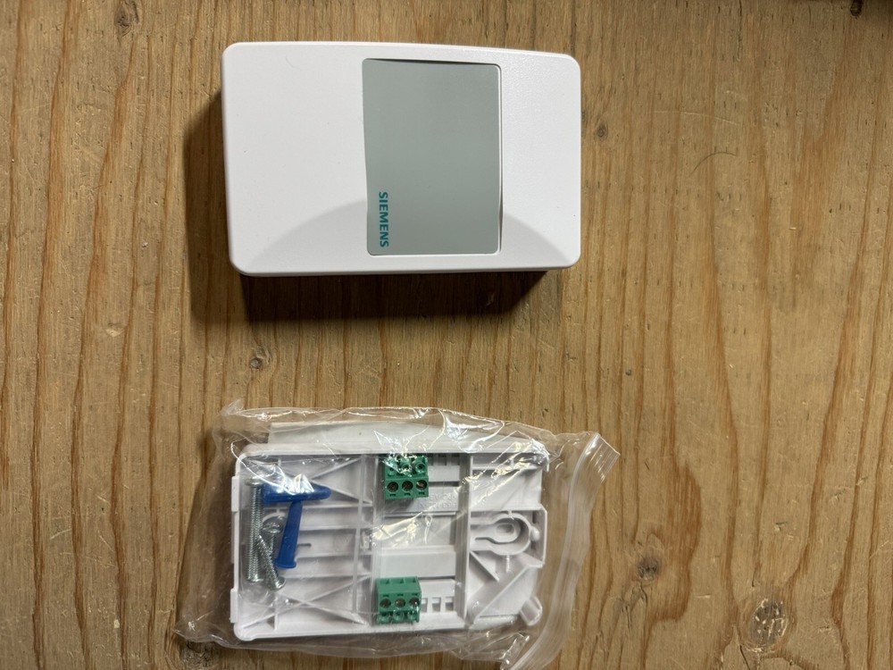 Siemens — QAA2230.EWSC Room Temperature Sensor