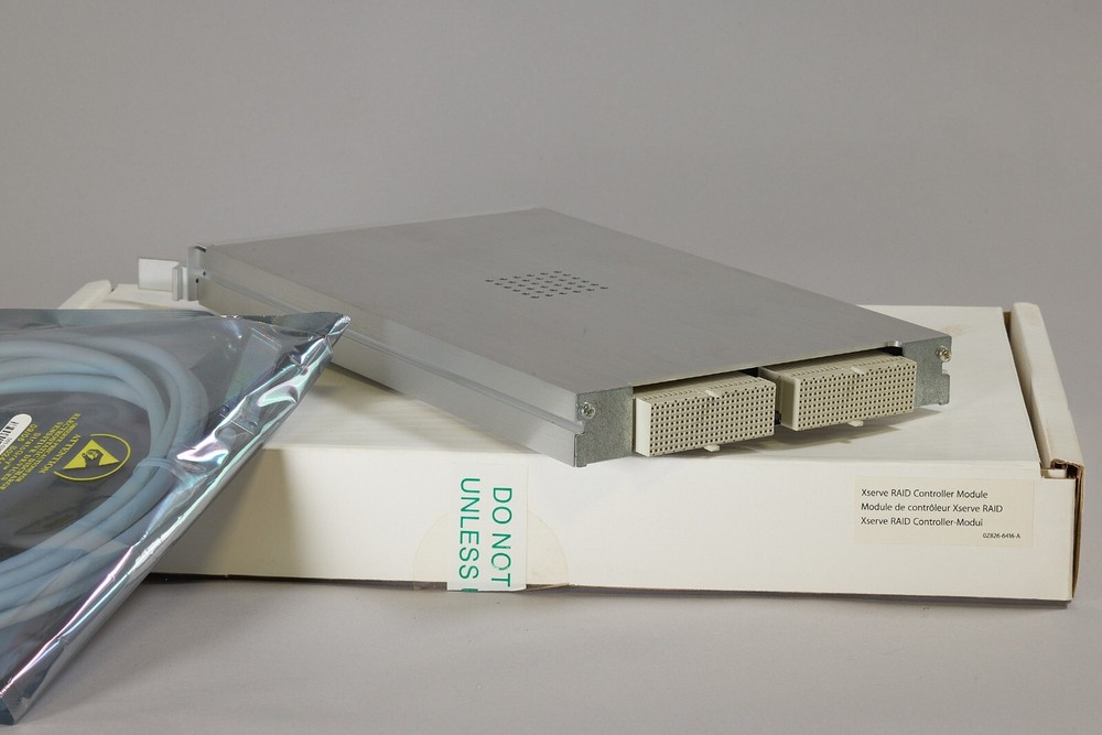 Apple X-Raid Kit includes,Power supply,Drive Module,Cooling Unit,RaidContlr