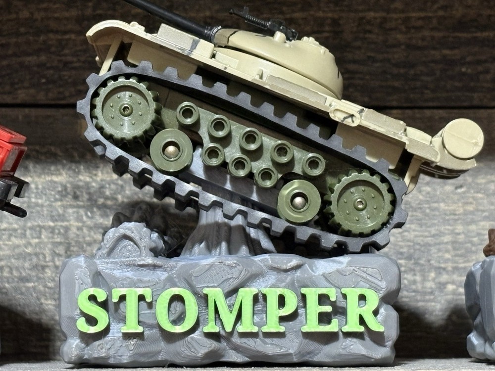 Stomper 4x4 3D Printed Stomper Rock Stand Quantity 1x ( 👀 READ 👀 )