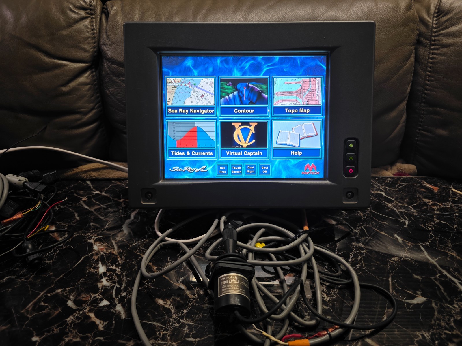 SeaRay Navigator Maptech Model 300 woth joystick and cables chart plotter boat
