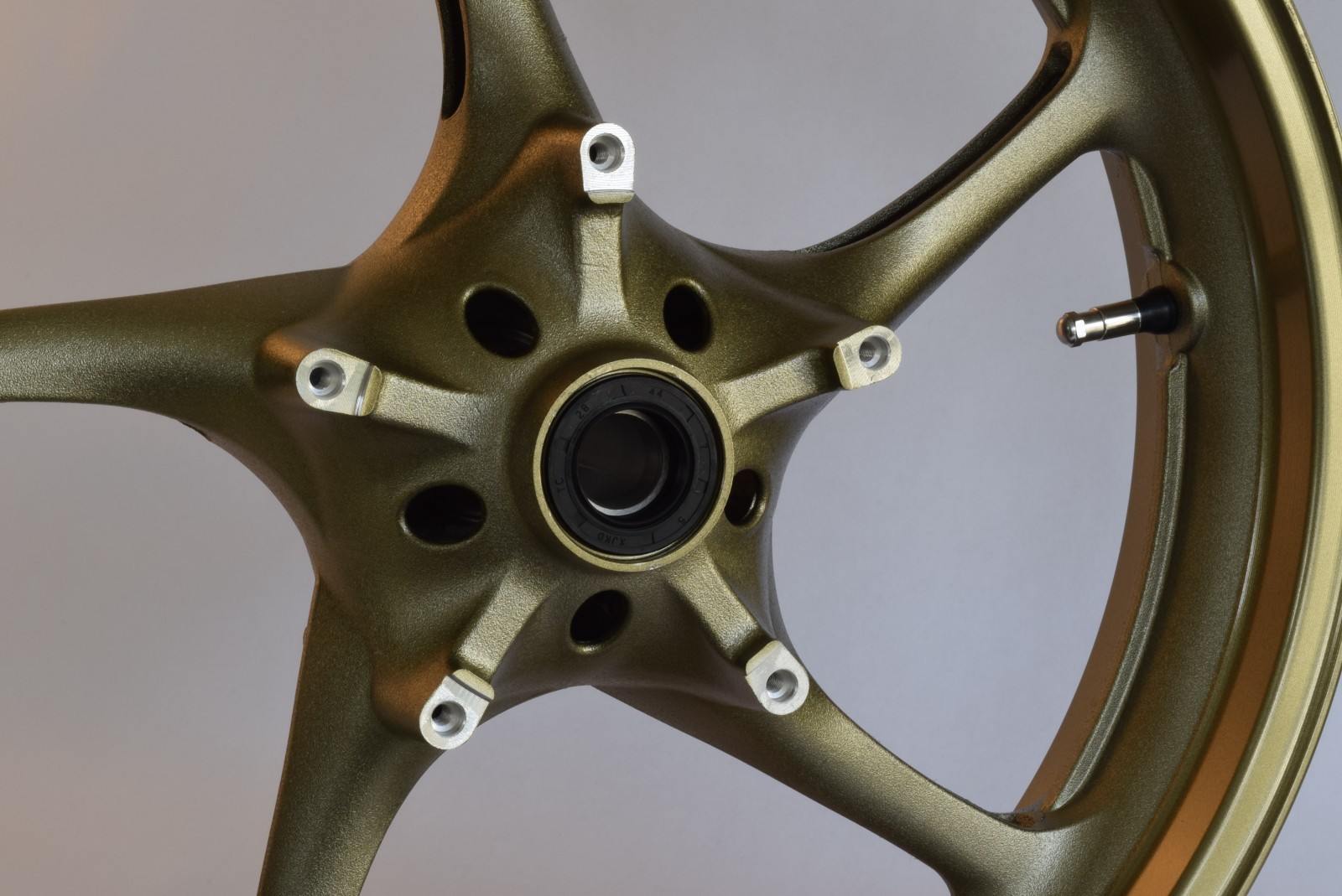 NEW GLOSS BRONZE Front Wheel Yamaha 2004-2012 R1, 03-12 R6, 06-09 R6S & FZ1 Rim