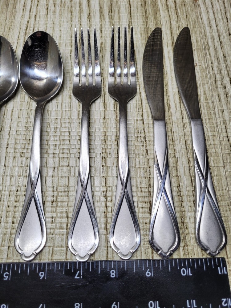 CAMBRIDGE Heather Sand Flatware Silverware 4 SPOONS 4 FORKS 4 DINNER KNIFES