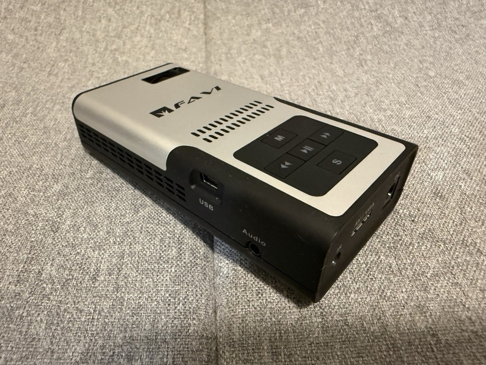 FAVI Mini LED Projector Business Edition