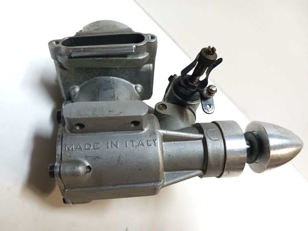 Vintage Co Mo 40 RC Model Engine - made in Italy