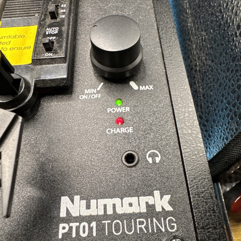 Numark PT01 Touring Chargeable Suitcase Turntable with USB Cable [TESTED]