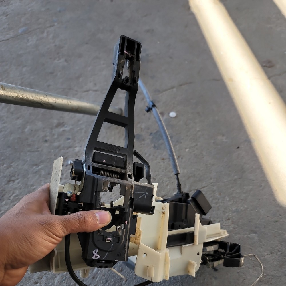 2012-2018 FORD FOCUS Door Lock Latch Actuator Front Right