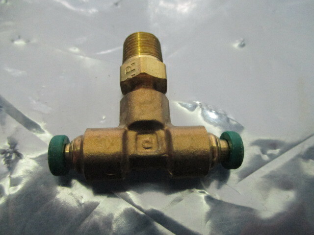 8 Parker X172PL-2-2 Brass Fitting, Tee, LAM 452363