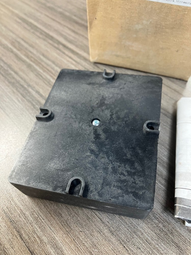 Honeywell C7400A 1004 Solid State Enthalpy Sensor
