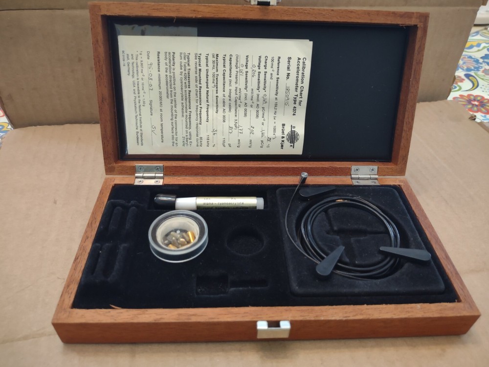 Bruel & Kjaer 4374  Charge Accelerometer With Cables