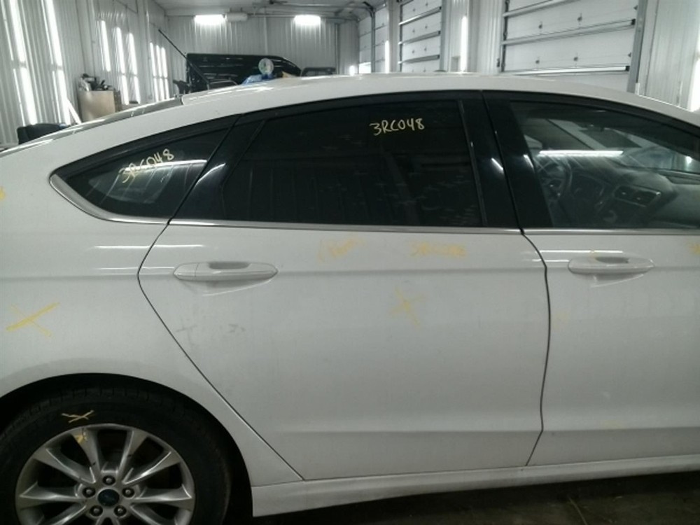 FUSION 2017 High Mounted Stop Light 104824032