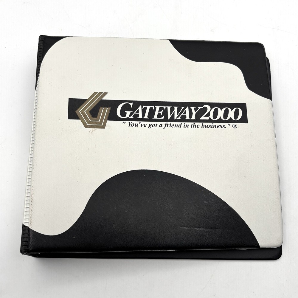 Vintage Gateway Computer Software Storage Binder CD Holder With Mixed CD’s.