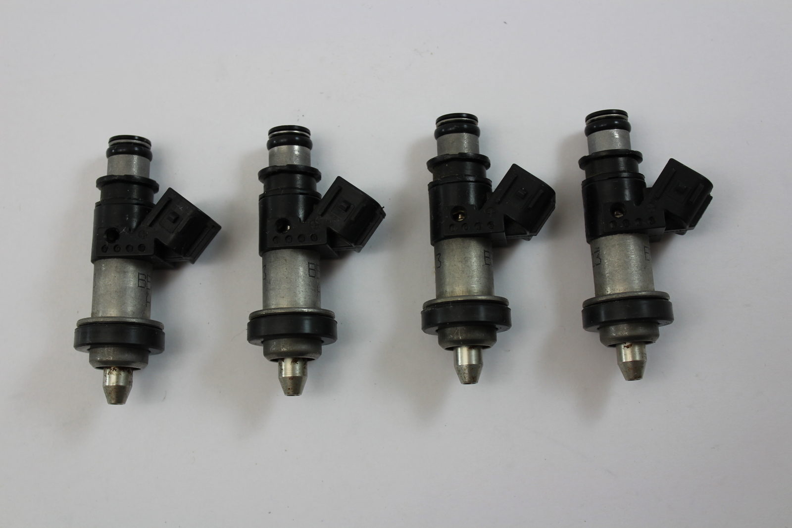 01-03 GSXR 600/750 & 01-02 GSXR 1000  THROTTLE BODY FUEL INJECTORS - *OEM*