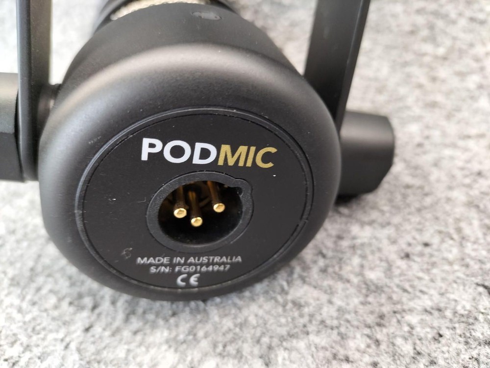 RODE Condenser Microphone PODMIC Used