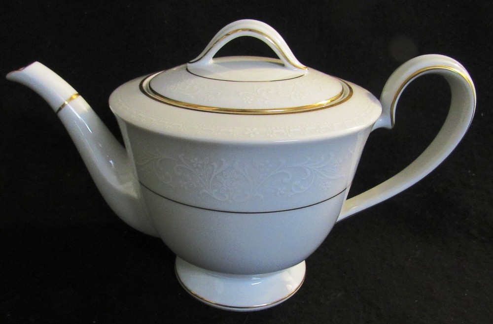 NORITAKE GUENEVERE #6517 TEAPOT
