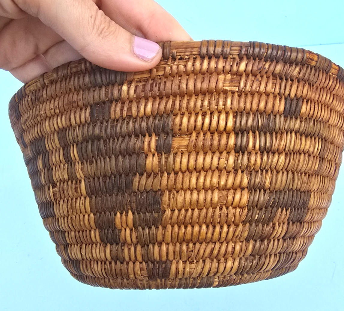 Apache Native American Figural Woven Handmade Basket w/ Human Figures