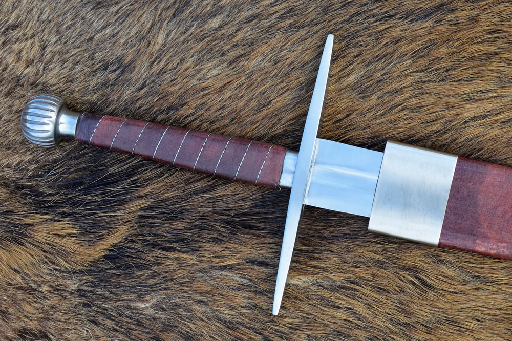 Long sword with sheath, regular version