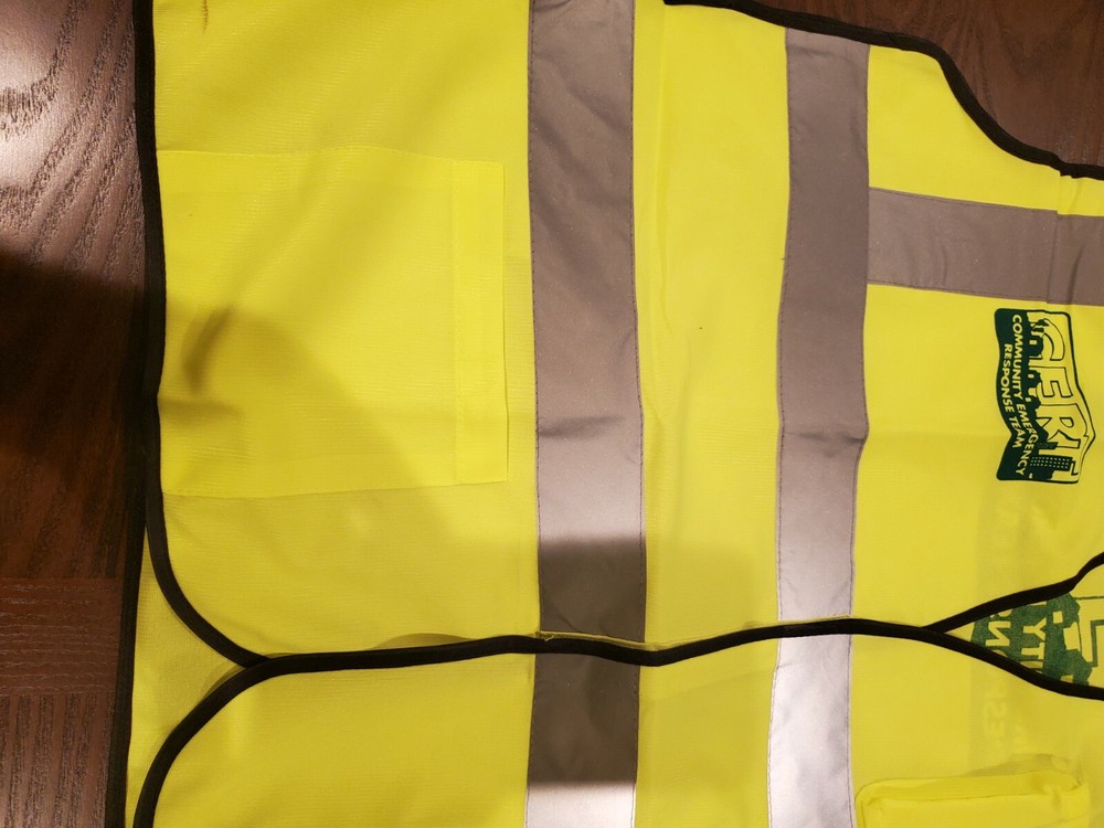 C.E.R.T. VEST COMMUNITY EMERGENCY RESPOND VEST