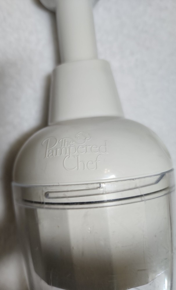 Pampered Chef Chopper & Spiral Slicer Lot missing chopper bottom