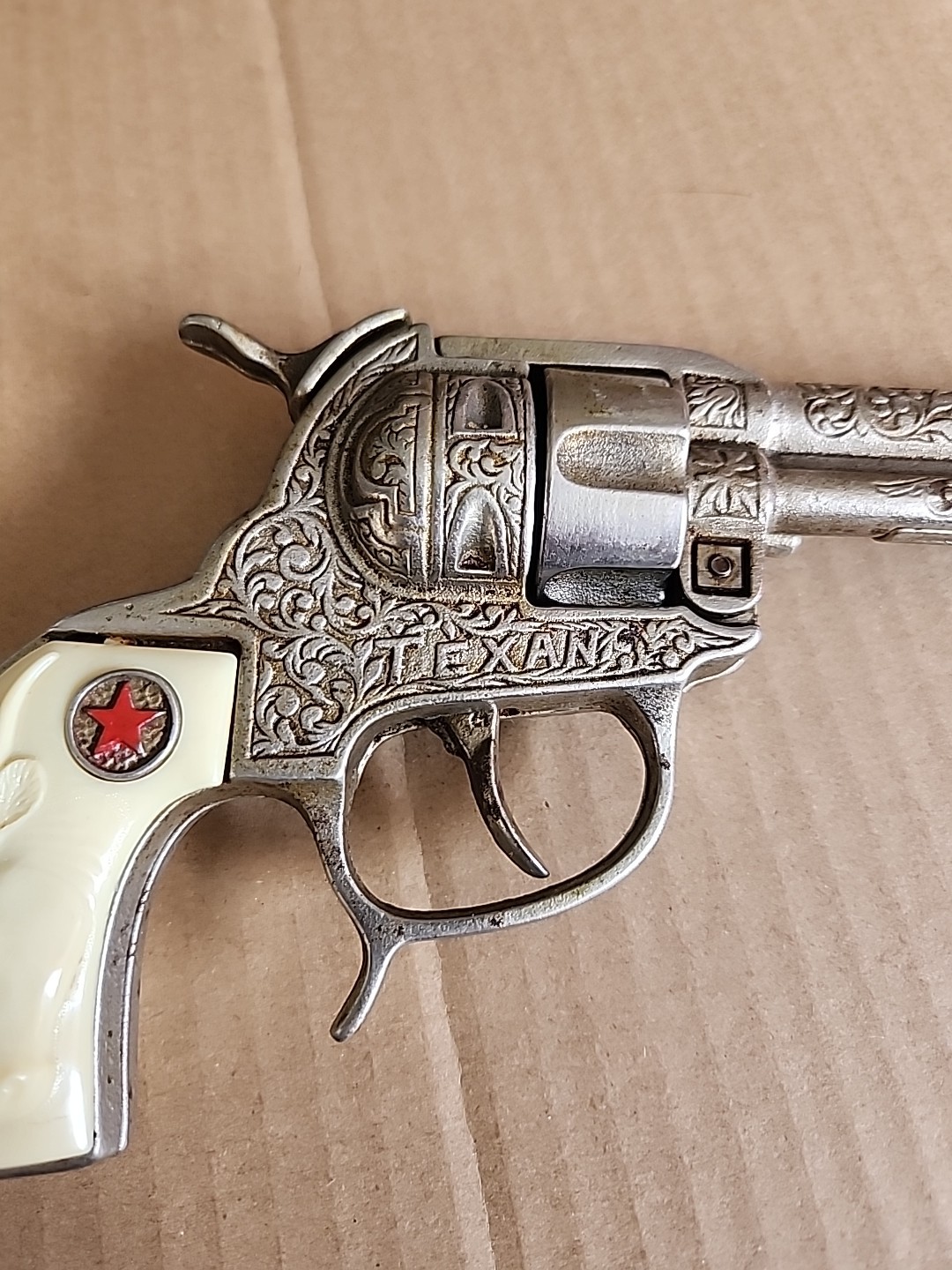 Vintage Hubley Texan 50 Shot Repeating Pistol Cap Replica TOY Gun Longhorn Grip