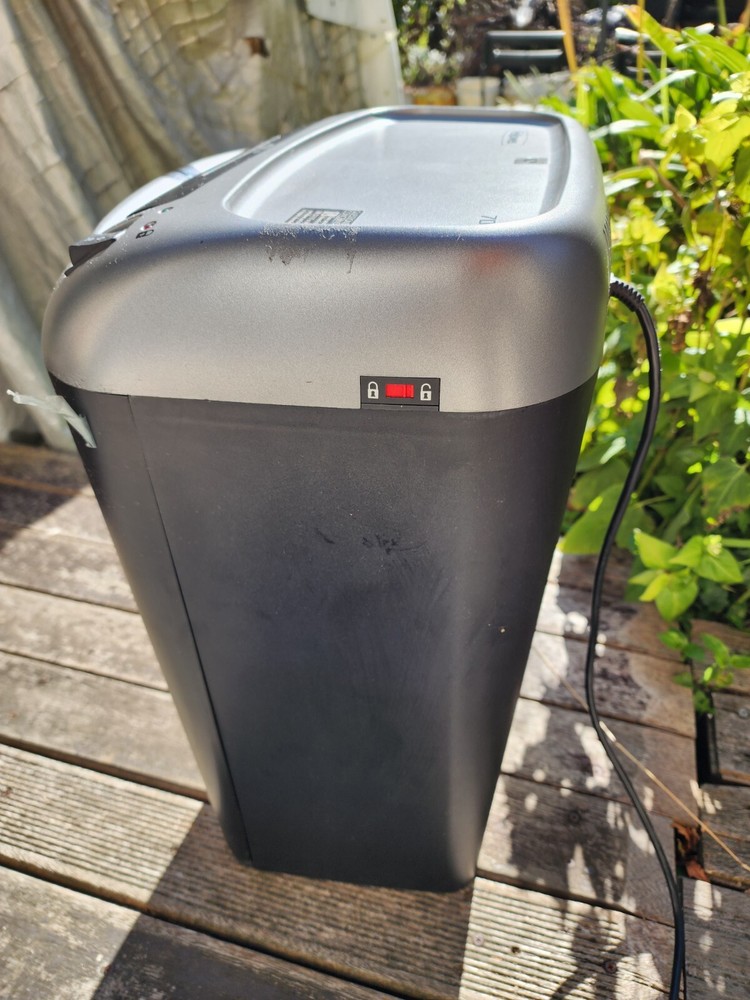 fellowes paper shredder 70s