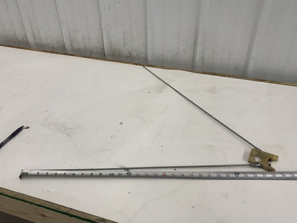 1960 Cessna 210 A NAV Navigation V Shaped Tail vertical stabilizer Antenna