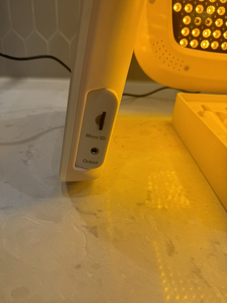 Professional German LED with Microcurrent Therapy by Glownar/Light Quantum