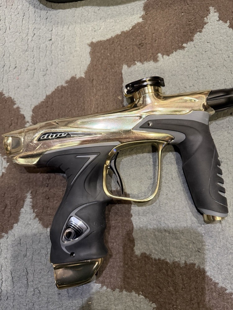 DYE DM15 PAINTBALL MARKER!!