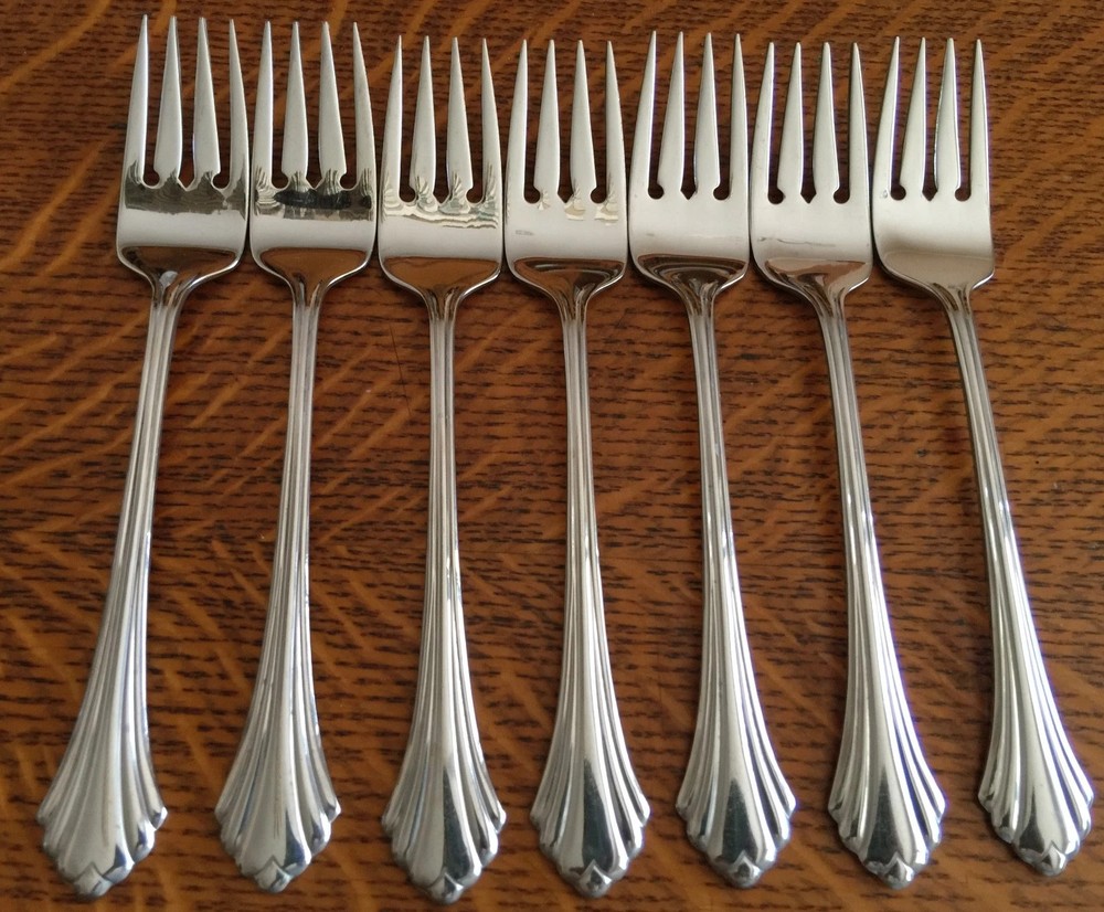* ONEIDA - BANCROFT * USA Silverware * YOU CHOOSE * STAINLESS FLATWARE *