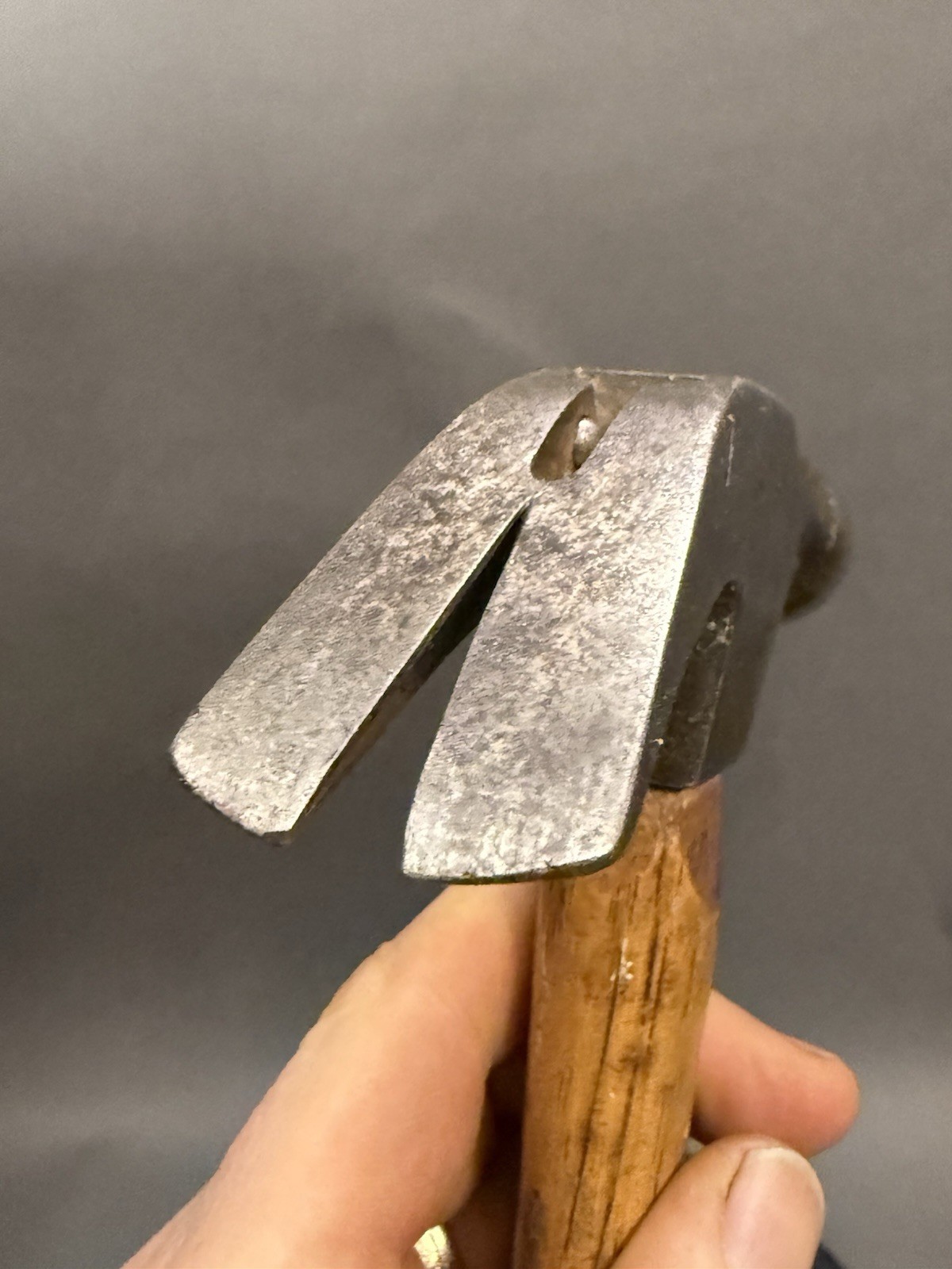 Nice Vintage Cheney Nail Holding Straight Claw Hammer. Very Clean Condition.