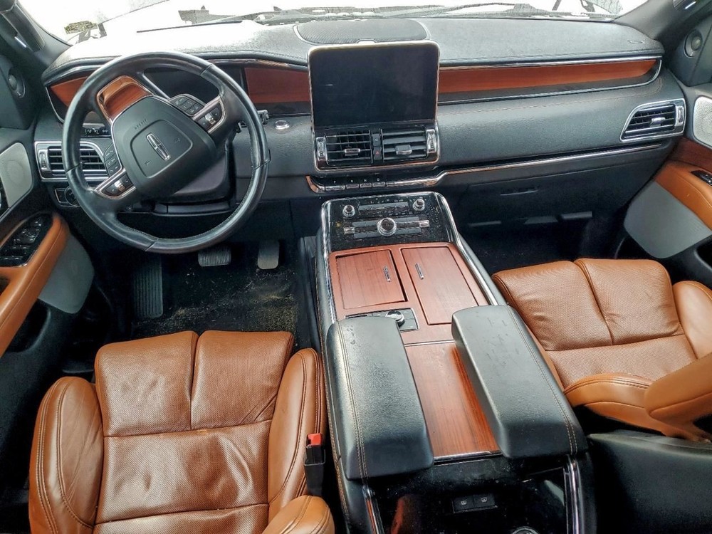 Fuse Box Engine Fits 18-21 NAVIGATOR 4956829