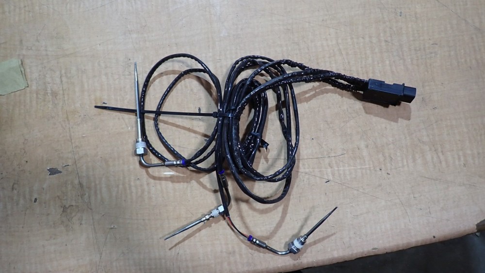 John Deere Diesel Engine Temperature Sensor RE566739 OEM! NEW!