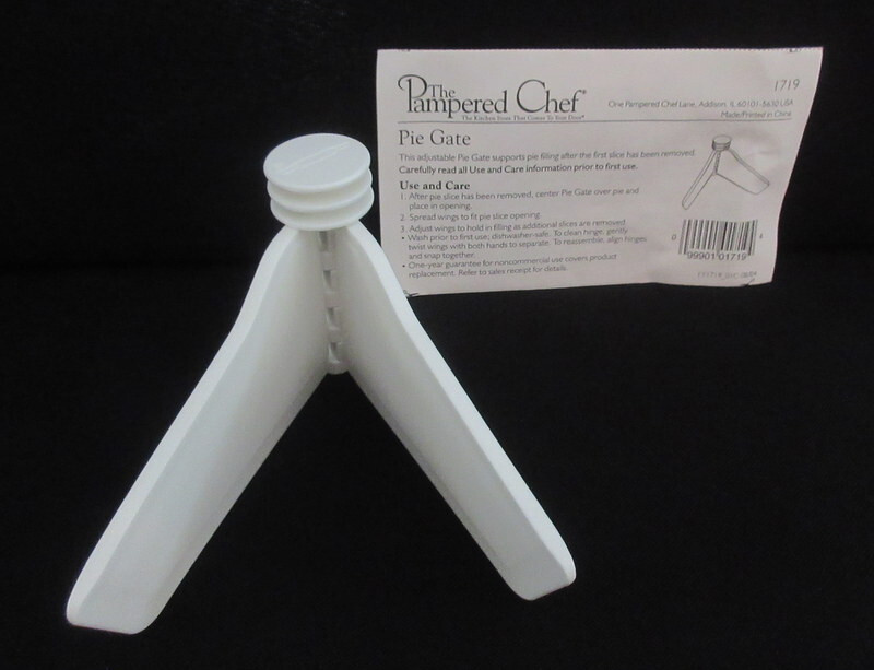 Brand New NIP White Pie ~Quiche Stand Gate Keeper Adjustable Holder Keeper Saver