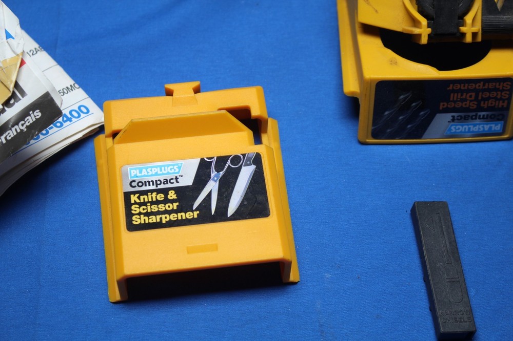 Plasplugs Compact Knife Sharpener