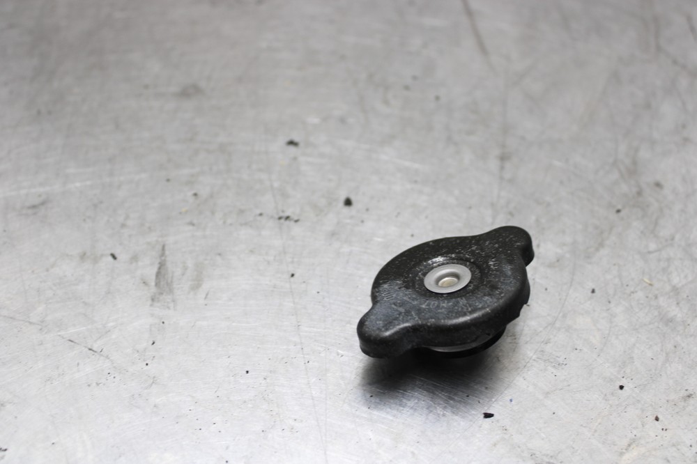 96-99 Suzuki GSXR 750 Engine Radiator Cap