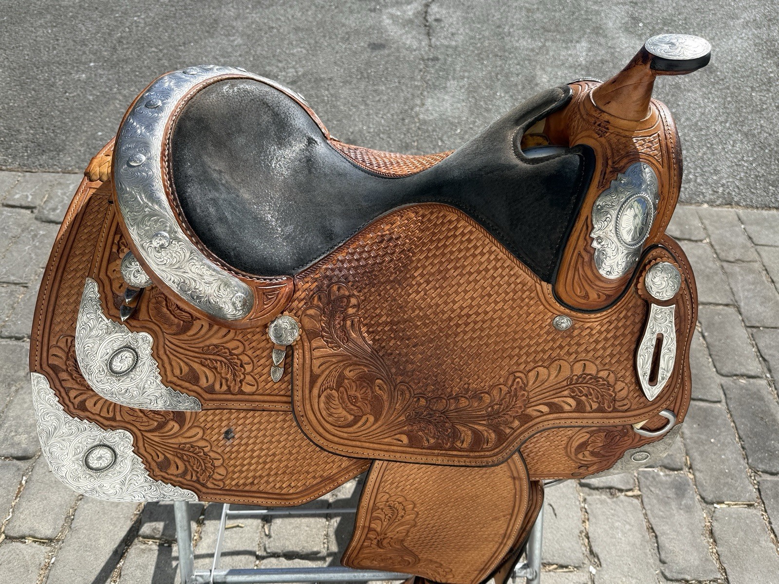 Dale Chavez 16” Western Show Saddle