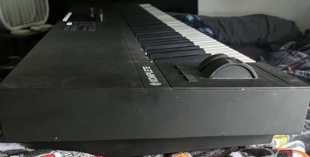 Native Instruments Komplete Kontrol S88 MK2 Keyboard