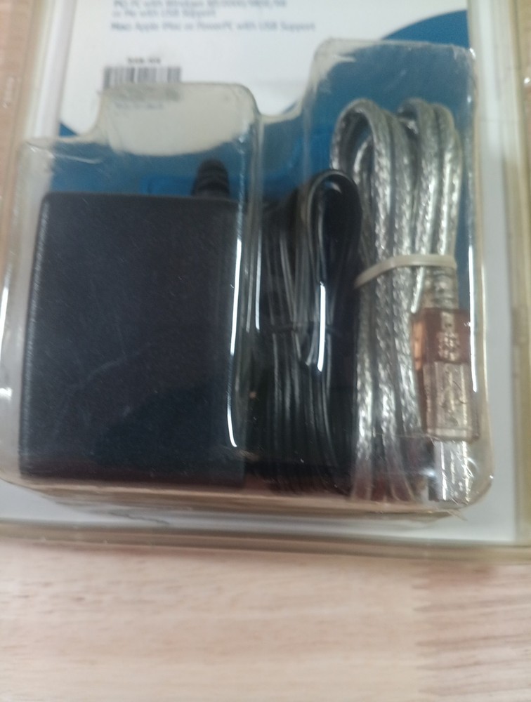 D-Link 4-Port USB 2.0 External Hub PC & Mac New Sealed