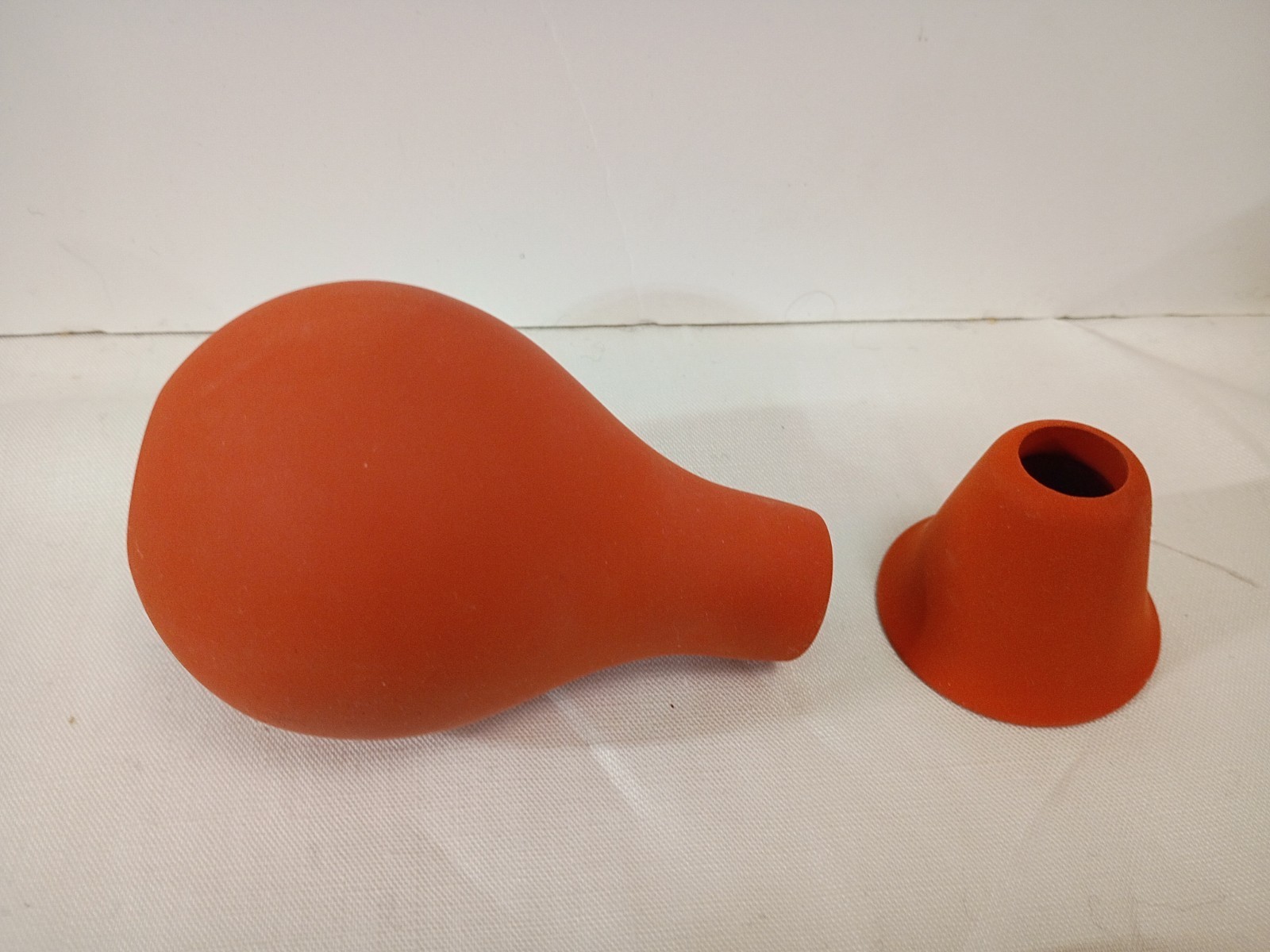 Vintage Unbranded Douche Bulb Syringe w/ metal nozzle