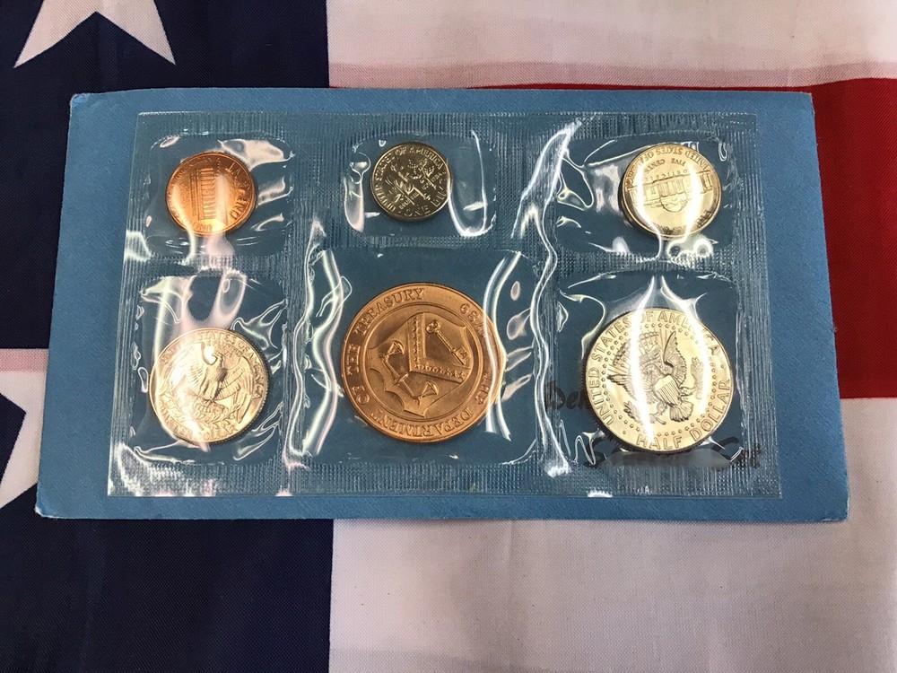 1987-D Official US Mint Souvenir Set with Envelope.