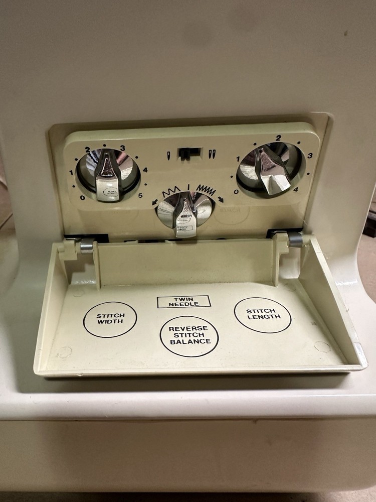 Singer Touch-Tronic 2000 Sewing Machine Works